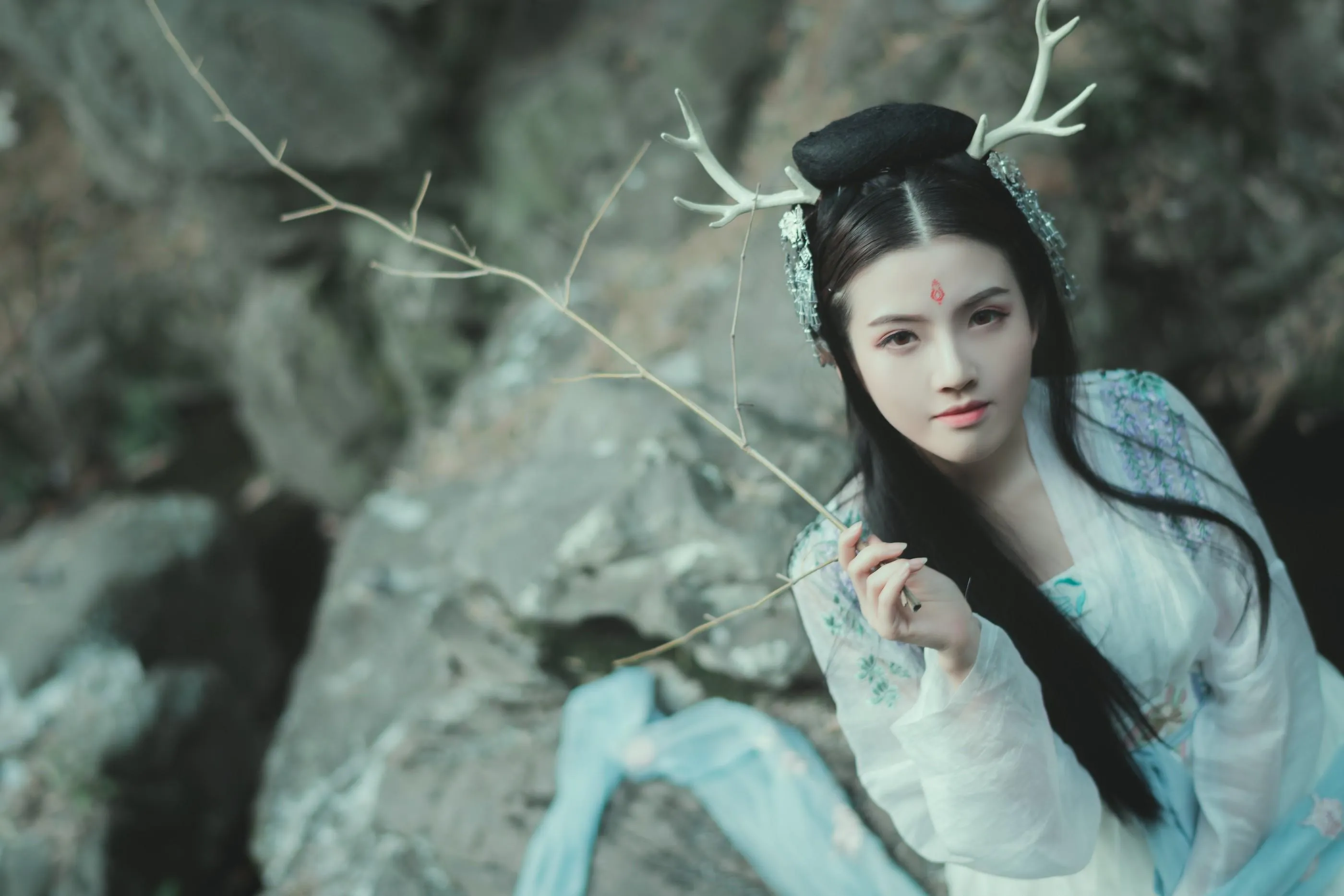 [艺图语] 2022.06.12 夫诸 Dtifa丁小妮 [20P]插图1
